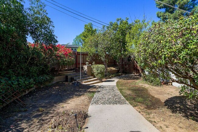 Building Photo - 279 Starlight Crest Dr