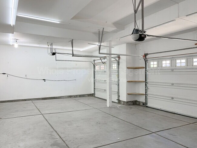 Building Photo - 15450 Carob Cir