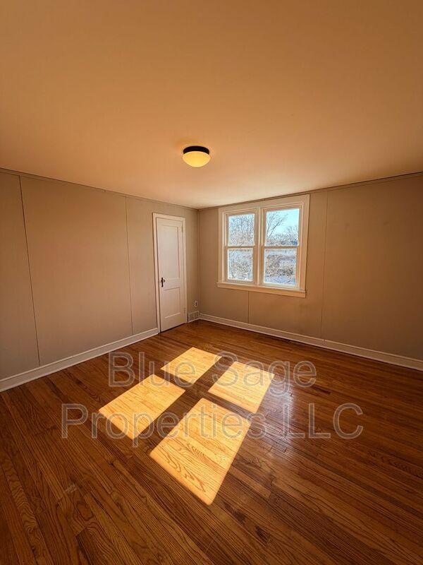 Building Photo - 5207 Westbrook Dr