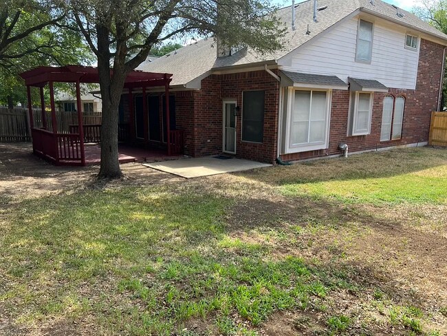 Building Photo - 1801 Dapplegrey Ln