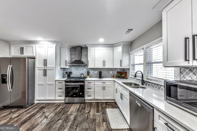 Building Photo - 6230 Love St