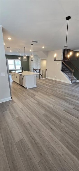 Building Photo - 400 Elise Wy