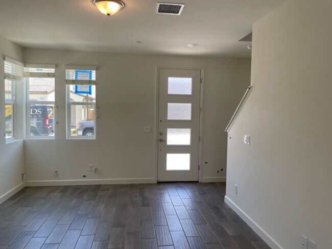 Building Photo - 2056 N Walling Ln