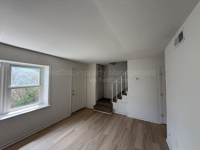 Building Photo - 809 Denton Cir