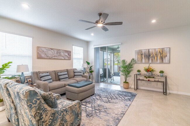 Building Photo - 2721 Chantilly Ave