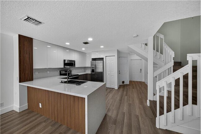 Building Photo - 744 NW 42nd Pl