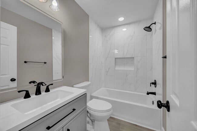 Building Photo - 101 N 6th St