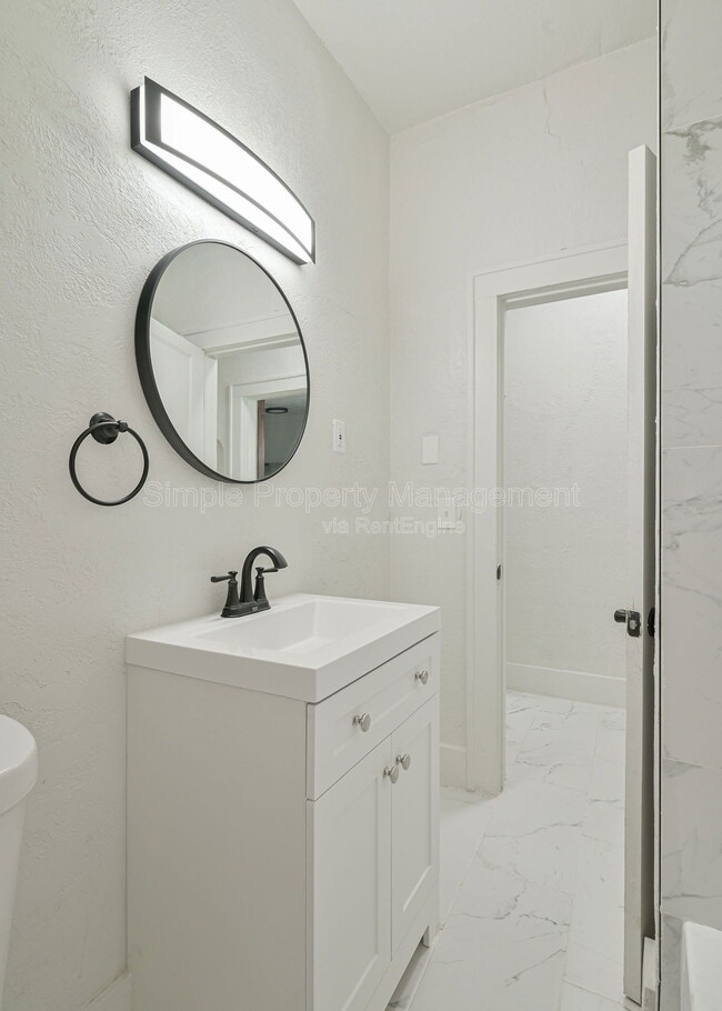 Building Photo - 1225 NE 17th St