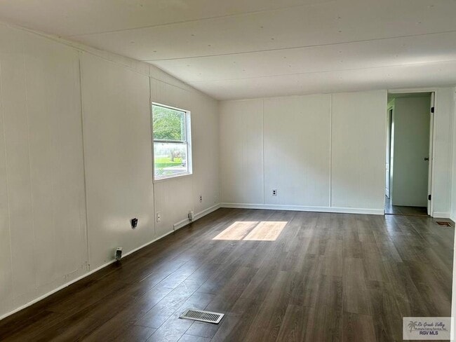 Building Photo - 15702 Orange Dr