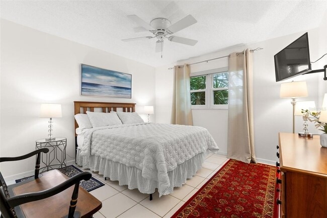 Building Photo - 3143 37th Ln S