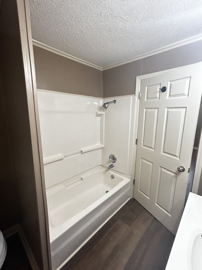 Building Photo - 451 Mill St