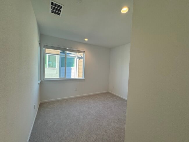 Building Photo - 6333 Dandelion St