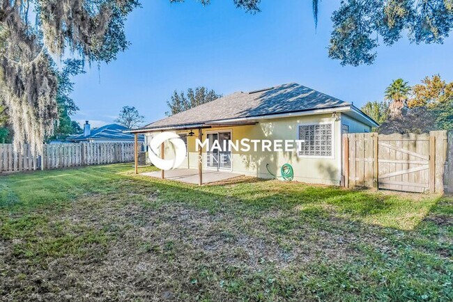 Building Photo - 3 Bedroom Pet-Friendly Home in Fernandina Beach, FL with Main Street Renewal