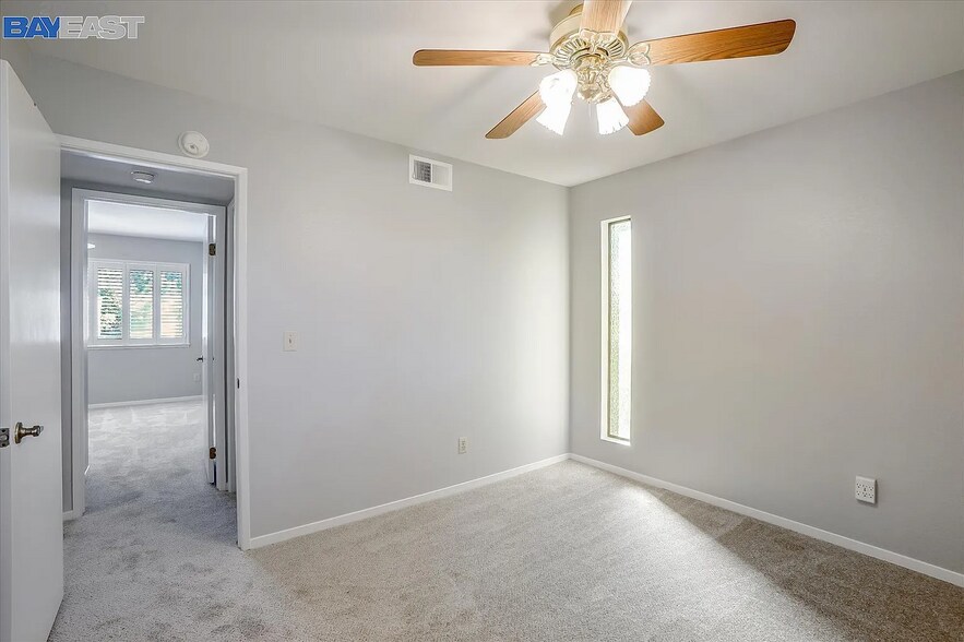 Building Photo - 2055 Sierra Rd