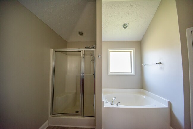 Building Photo - 8217 Lantern Ct