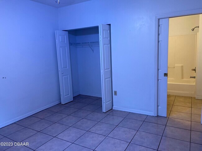 Building Photo - 946 15th St