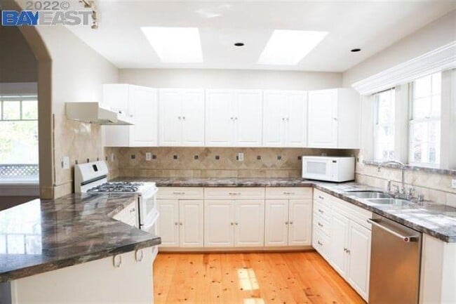 Building Photo - 1505 Brooks St