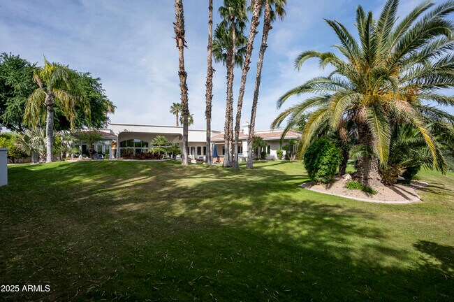 Building Photo - 6649 E Berneil Dr