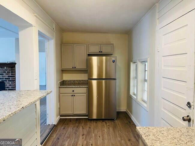 Building Photo - 1405 Austin St