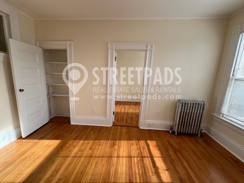 Building Photo - 2 Ware St