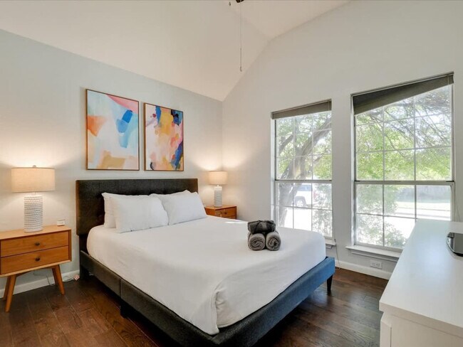 Building Photo - 4215 Voss Hills Pl