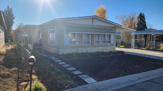 Primary Photo - "Charming 2-Bedroom Mobile Home with Scenic Views in Boise – Spacious 1344 Sq Ft Oasis!"