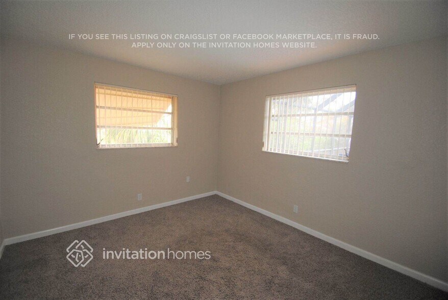 Building Photo - 291 NW 42nd Ave