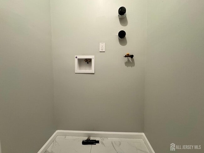 Building Photo - 61 N Grove St