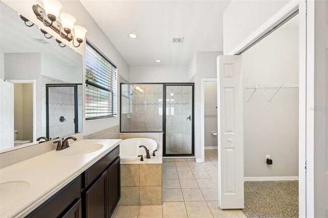 Building Photo - 12612 Avelar Creek Dr