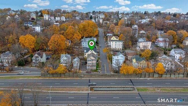 Building Photo - 146 Charles St