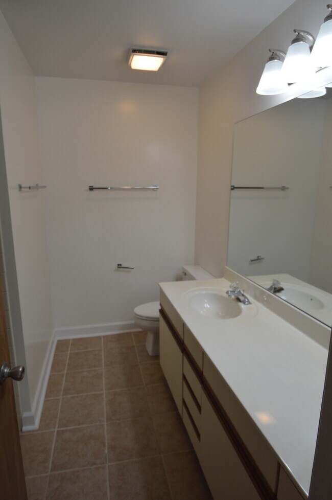 Building Photo - 1267 Bradwell Ln