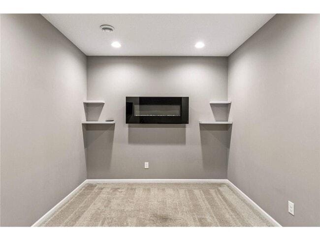 Building Photo - 16122 Estate Ln