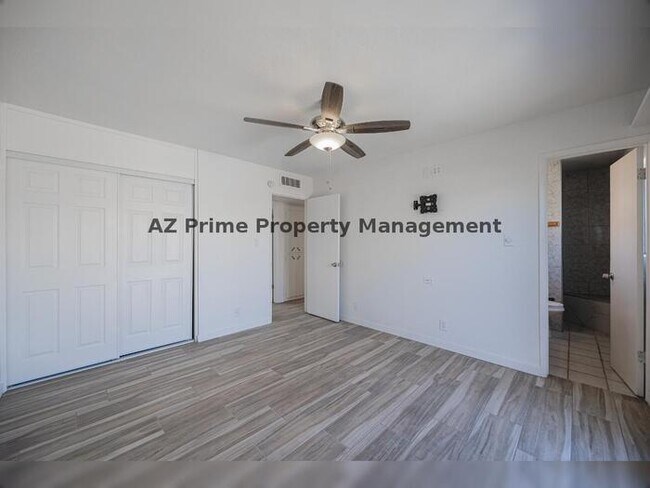 Building Photo - 8518 E Rancho Vista Dr