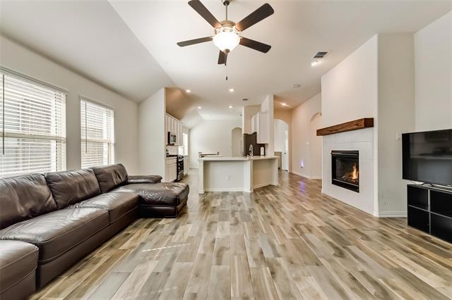 Building Photo - 814 Bluewood St