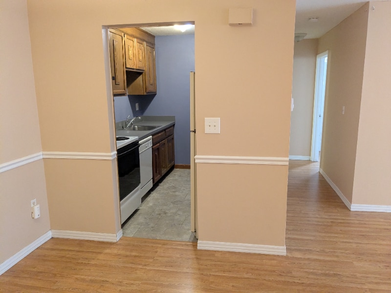 Building Photo - 12 Thompson Rd