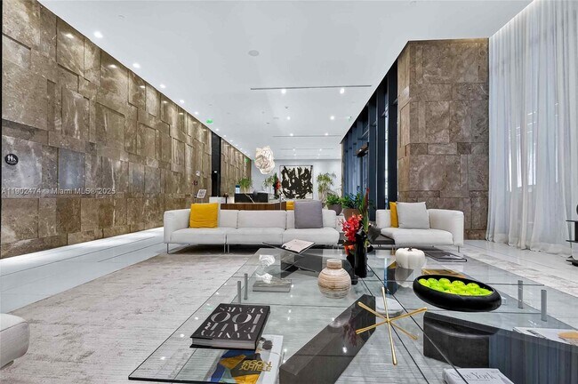 Building Photo - 480 NE 31st St