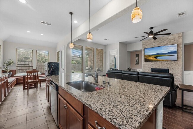 Building Photo - 9714 Sable Canyon Dr