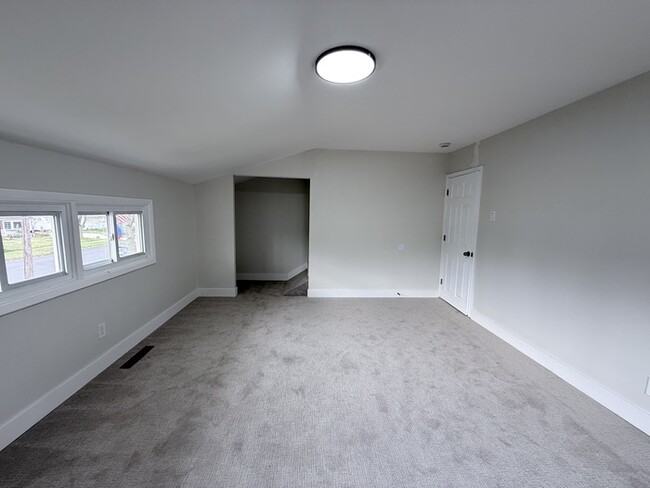 Building Photo - 315 Park Ave