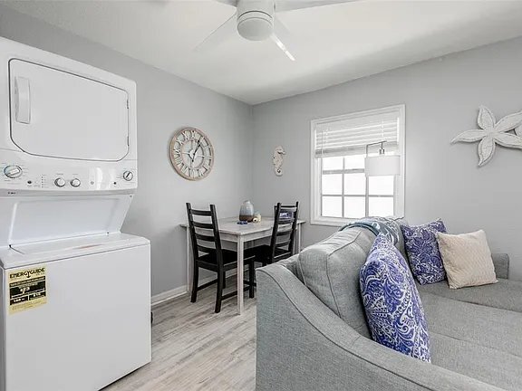 Building Photo - 5118 Coquina Key Dr SE