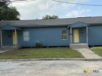 Building Photo - 206 E Sabine St
