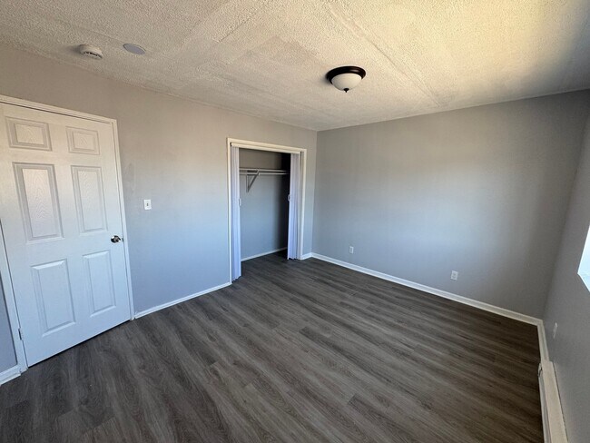 Building Photo - 14520 Milverton Rd