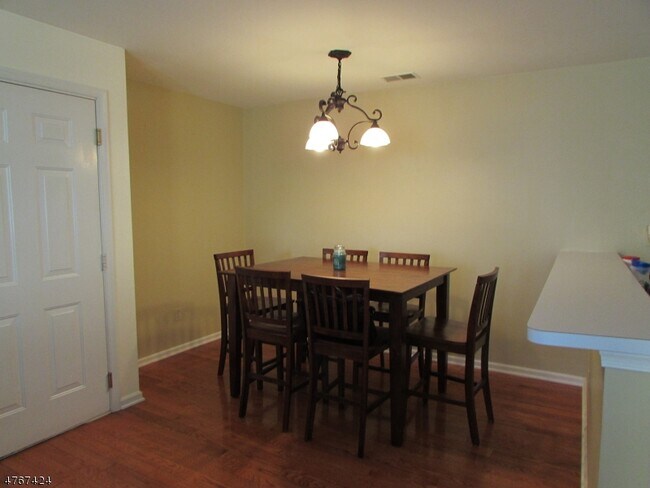 Building Photo - 8 Genoble Rd