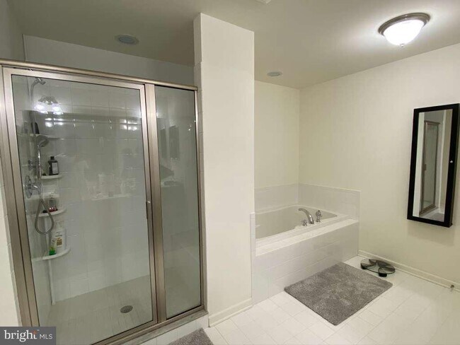 Building Photo - 119 Sirius Dr