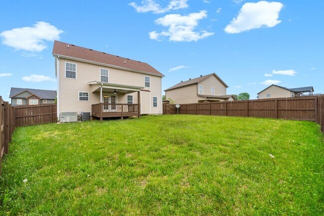 Building Photo - Pet Friendly Four Bedroom!