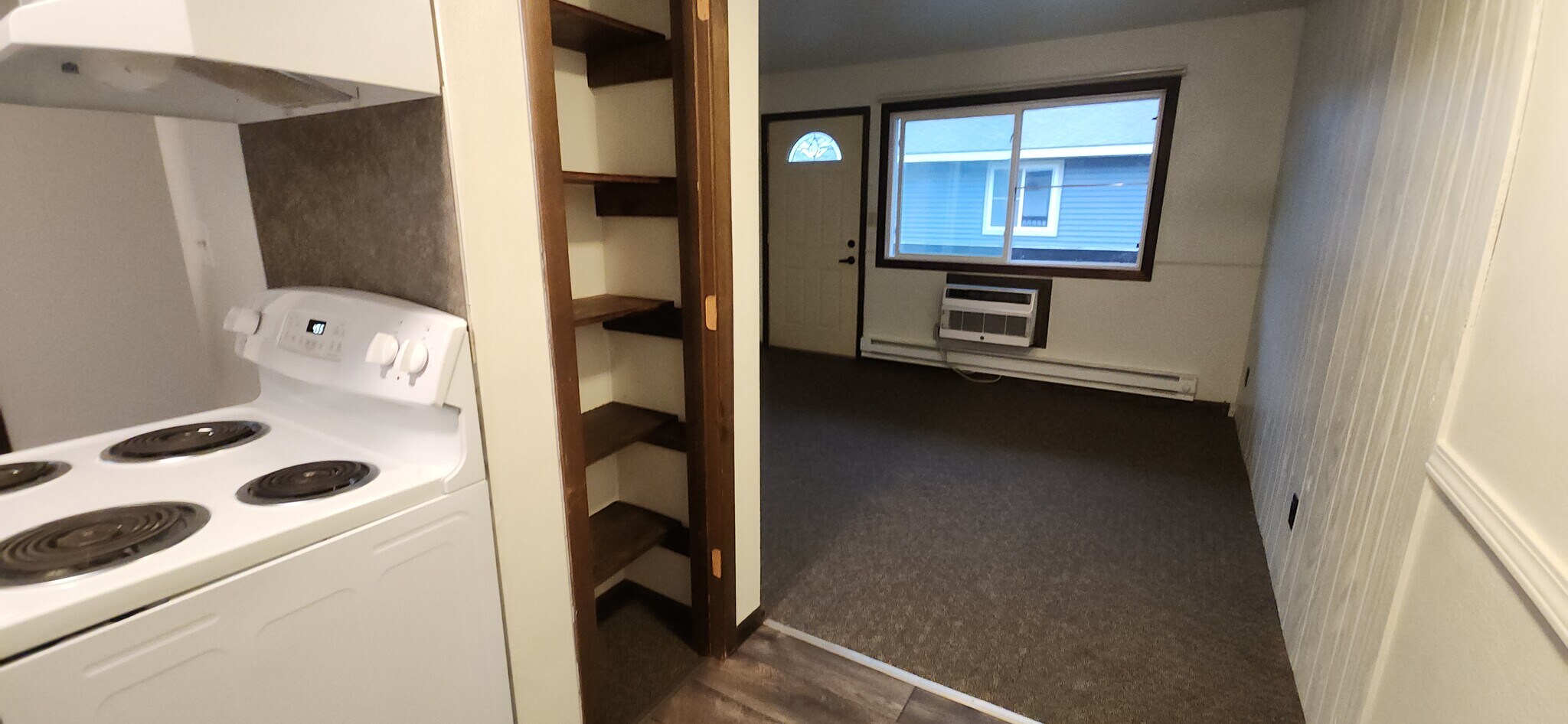 Building Photo - 625 9th St N