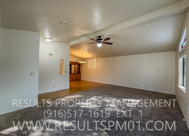 Building Photo - Fantastic Over 55 Community! Amenities! 2 bedroom