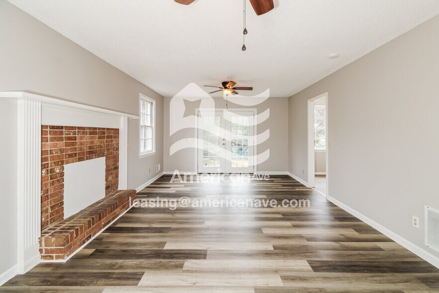 Building Photo - 9574 Windsor Lake Blvd