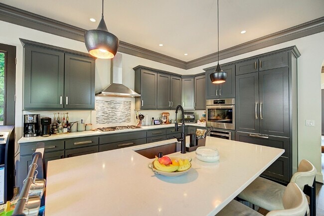 Building Photo - 5bd/3.5ba Seattle Home