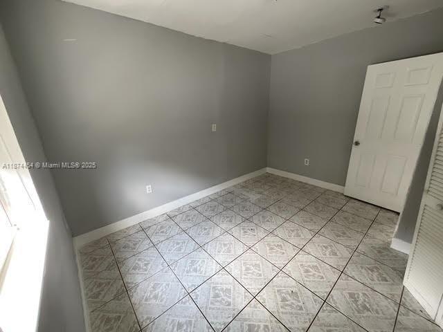 Building Photo - 3710 SW 87th Ct
