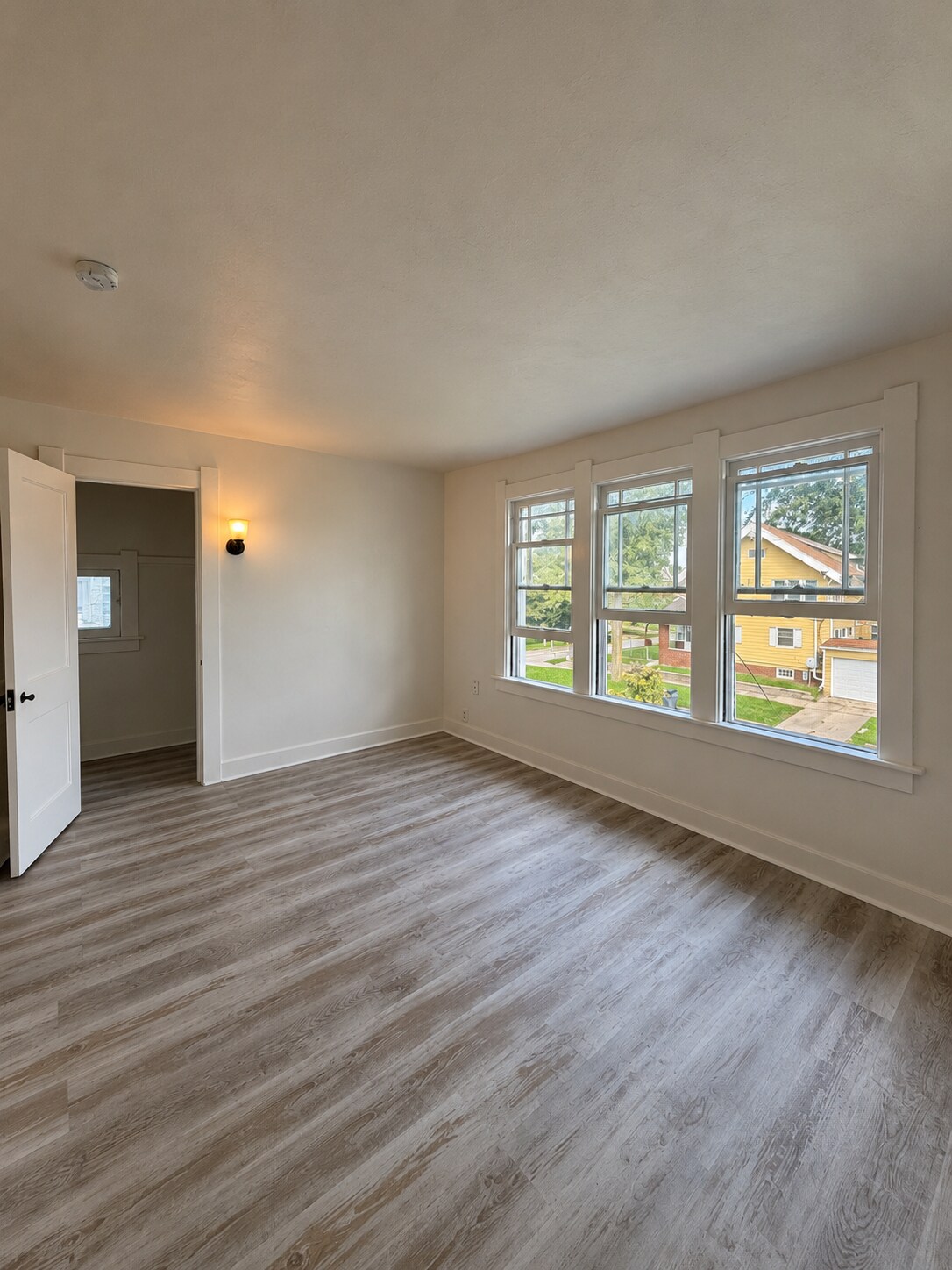 Building Photo - 3337 Parkwood Ave